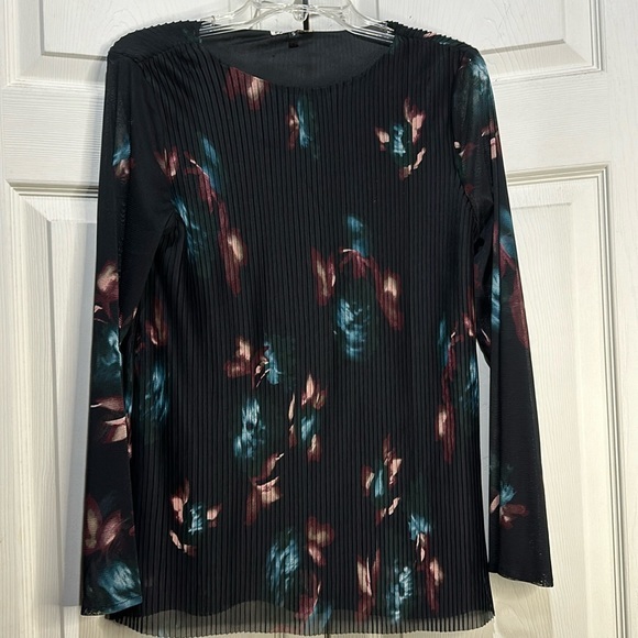 Fairhope black floral dressy blouse. Small - Picture 1 of 5
